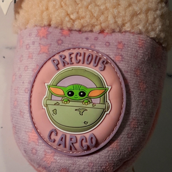 Girls Baby Yoda Slippers - Picture 2 of 5
